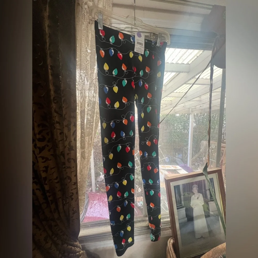 Festive String Light Patterned Leggings - Picture 1 of 2